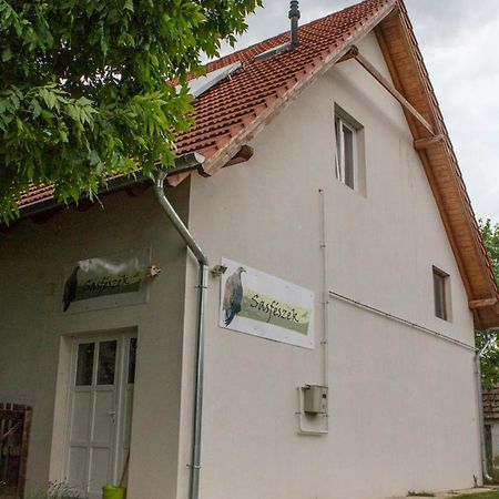 Sasfészek - Falusi szálláshely Hortobágy Exterior foto